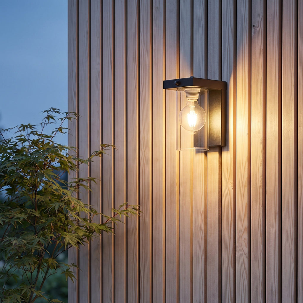 Dusk to Dawn Outdoor Wall Lamp